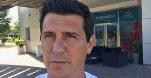 Castillo, contra un jugador de Boca