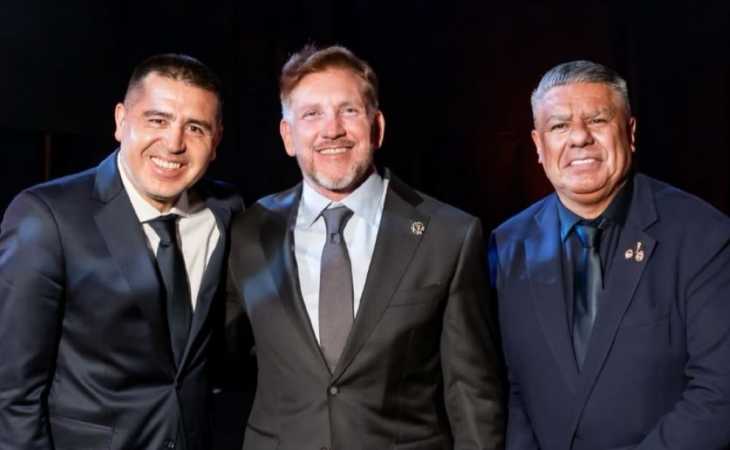 Chiqui Tapia subió una foto con Riquelme y Domínguez: “Quiero agradecerle a Román por…”