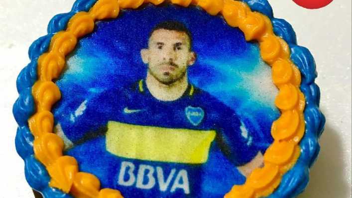 Como el Dibu Martínez, Carlos Tévez también tiene alfajores mendocinos con su cara