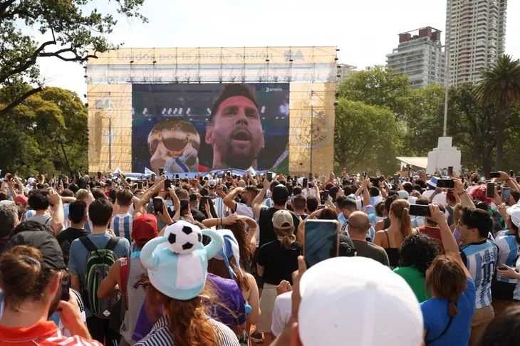 Cómo ver Argentina - Autralia en pantalla grande y al aire libre