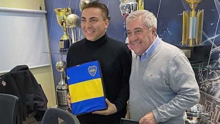 Cristian Castro: Homenajeado por Boca Juniors y con un desliz con Riquelme