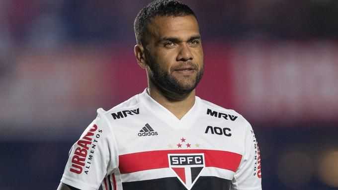 Dani Alves se quiere ir de San Pablo y se reflotó su posible llegada a Boca