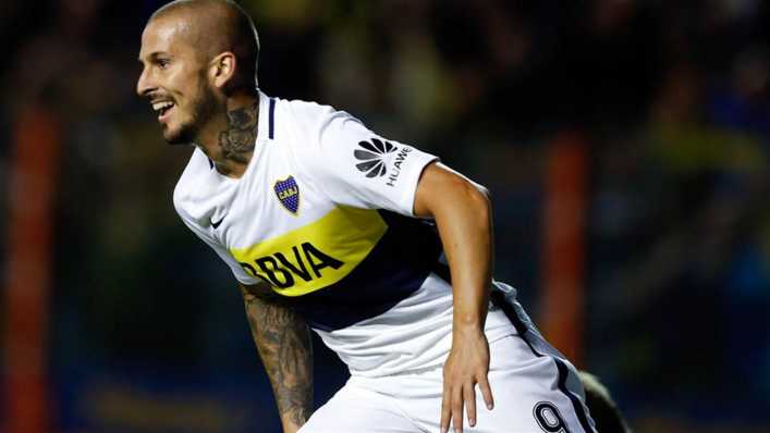Darío Benedetto desafía a los grandes goleadores históricos de Boca