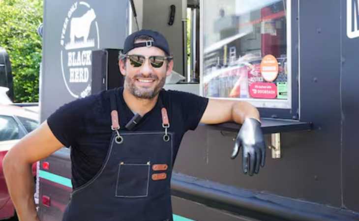 De jugador de Boca a emprendedor en Miami: tiene un foodtruck a metros del hotel donde concentra el plantel de Russo
