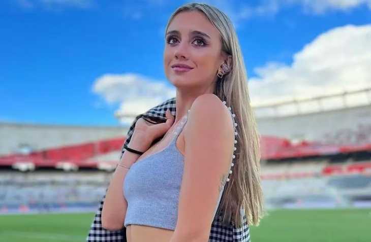 Desde la cancha, Morena Beltrán se llevó todas las miradas en Instagram con un top de escote caído