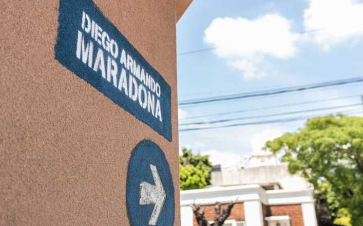 Diego Maradona tiene su propia calle en el barrio que lo vio nacer