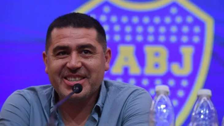 Diego Martínez no lo tiene en cuenta en Boca y Riquelme quiere que sea titular en el Superclásico
