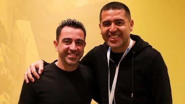 ¡Dos leyendas! Xavi Hernández y Juan Román Riquelme se reencontraron en Arabia