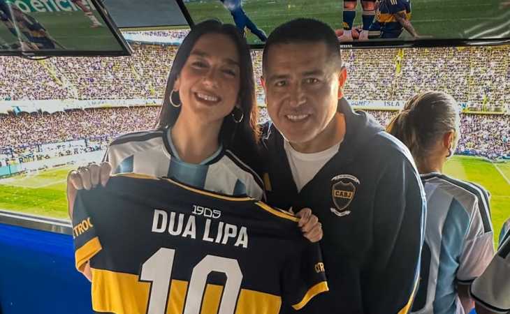Dua Lipa conoció a Riquelme y dijo que le encantó el ambiente de La Bombonera en el Boca-River: “La energía de la gente…”