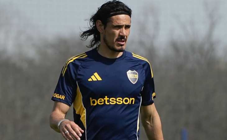 Edinson Cavani terminó la práctica de Boca con una sobrecarga