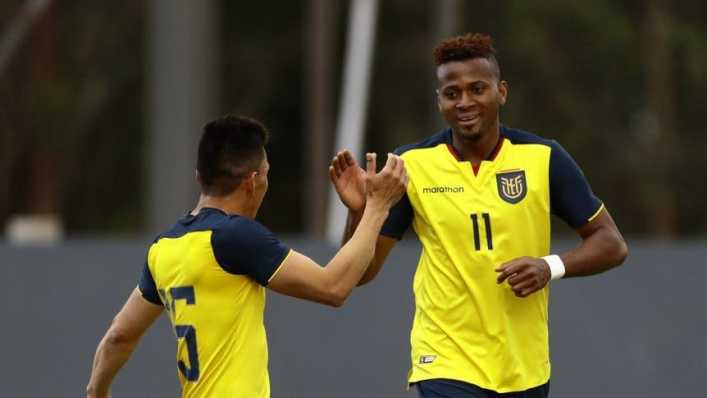 El 9 que estuvo en el radar de Boca sigue haciendo goles