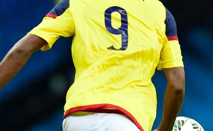 El 9 que quiere Boca no seguirá en su club y ya lo despidieron en redes