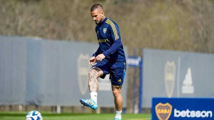 El blooper de Benedetto en el posteo con el que quiso desmentir su viaje a la final de la Champions