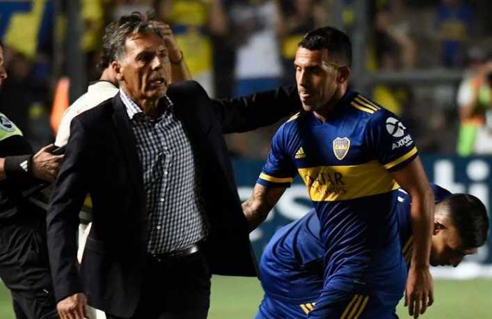 El contrapunto de Tevez con Russo