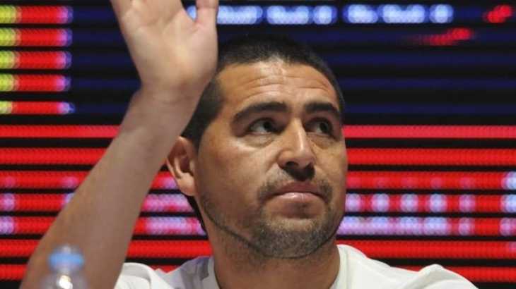 El detalle de Riquelme en la reunión que sorprendió al cuerpo técnico de Battaglia: Los impactó