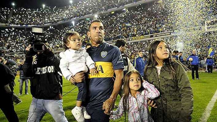 El día que Carlos Tevez llenó La Bombonera solo