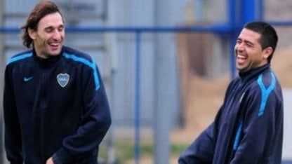 El día que Schiavi llegó a Boca y Riquelme le hizo hacer jueguitos