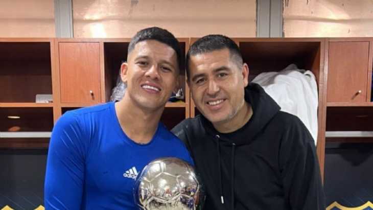 El elegido de Riquelme: Boca irá a buscar un defensor central al fútbol del exterior