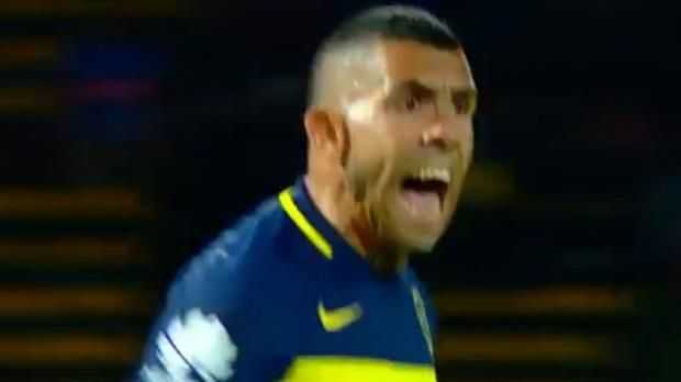 El enojo de Carlos Tevez con Jonathan Silva