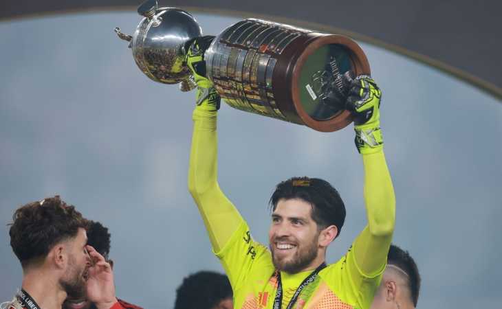 El ex Boca que Flamengo quiere juntar con Agustín Rossi para retener la Libertadores en 2026