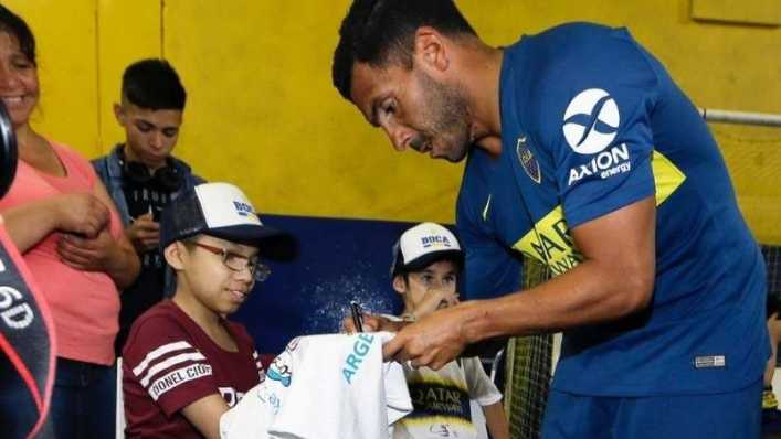 El gesto solidario de Tévez con niños que sufren de cáncer