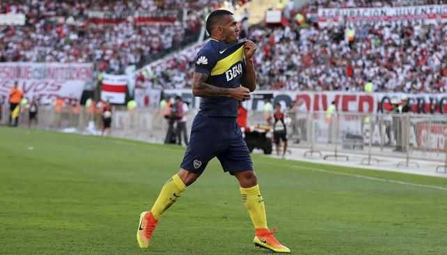 El hincha le pide a Tevez que se retire en Boca