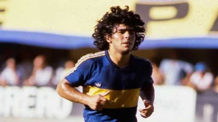 El inolvidable debut de Diego Maradona en Boca Juniors en 1981: la tarde en que la Bombonera se rindió al 10
