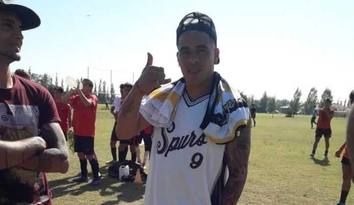 El intercambio de mensajes entre Riquelme y Brian Fernández