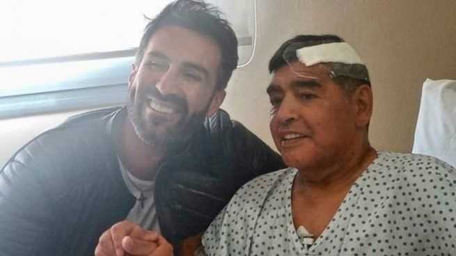 El médico de Maradona, acorralado: encuentran firmas falsificadas en su casa