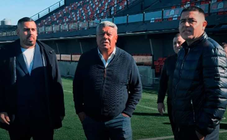 El motivo por el que Riquelme apareció en la cancha de Barracas Central junto al Chiqui Tapia
