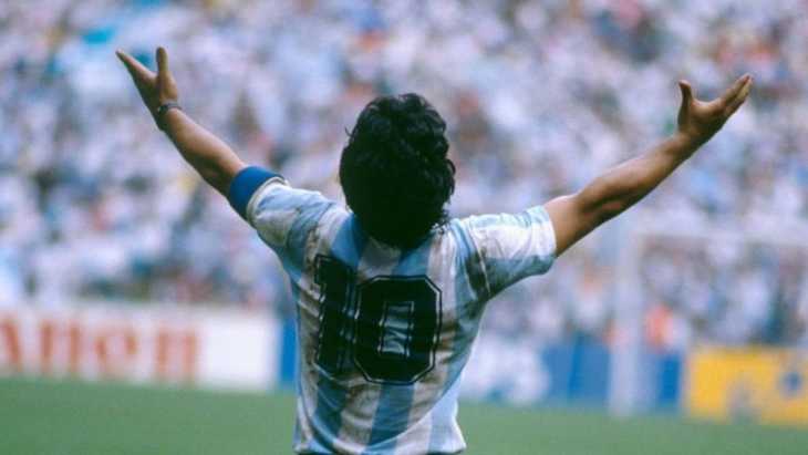 El mundo del fútbol le brindó un sentido homenaje a Diego por su cumpleaños