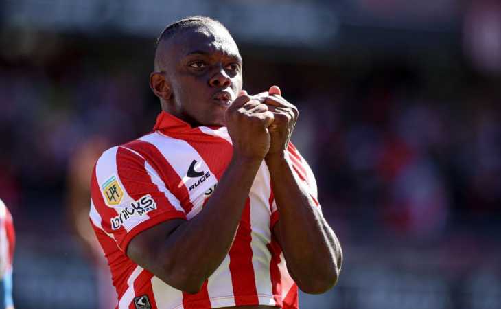 El pase de Edwuin Cetré a Boca, en stand by por su revisión médica