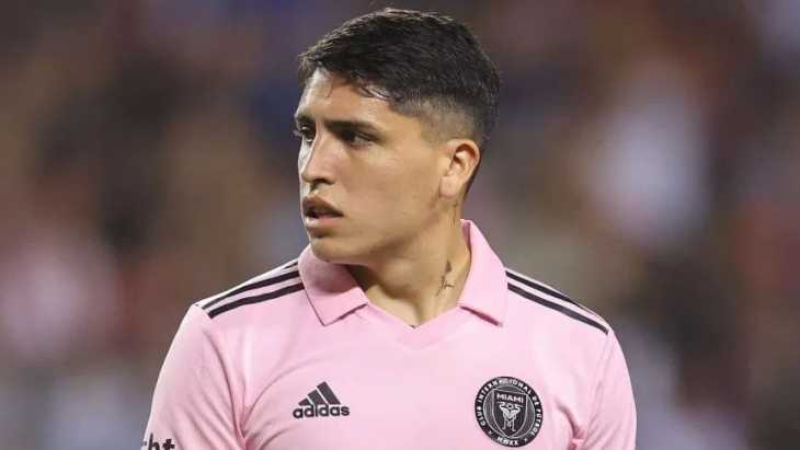 El posteo de Facundo Farías con la 10 de Román y guiño a Boca