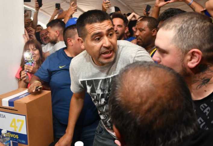 El primer acto de Riquelme como dirigente de Boca