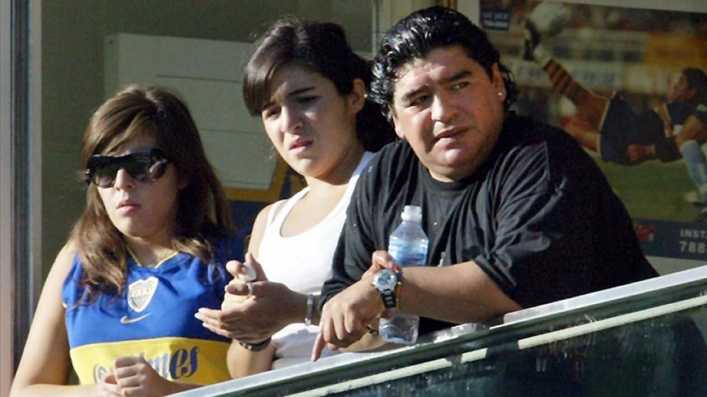 El relato de la joven a la que Maradona salvó la vida emociona a la hija del futbolista