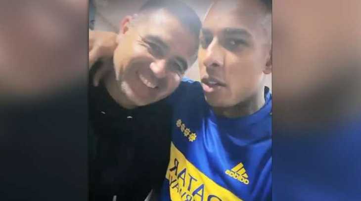 El saludo mano a mano de Juan Román Riquelme a los jugadores de Boca tras consagrarse campeones