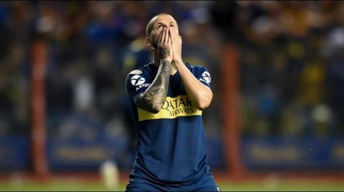 El video viral que trata a Benedetto de pecho frío
