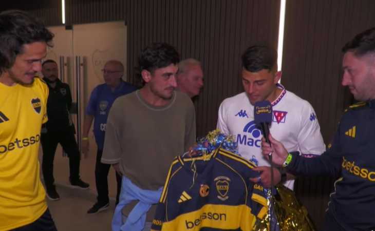 Emotivo encuentro: Nacho Russo recibió la camiseta de Miguel, con Cavani presente