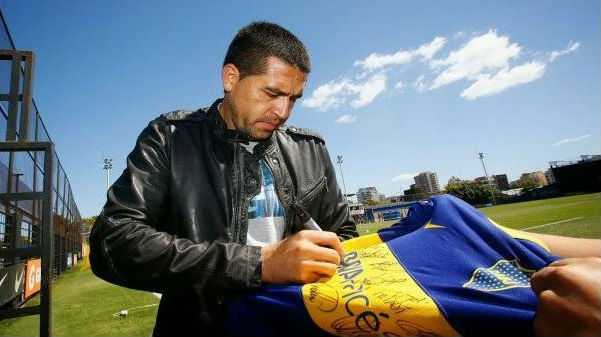 ¿Riquelme empieza a despedirse de Boca a través de su hermano?
