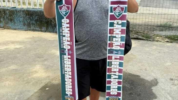 En Brasil se vende merchandising de Fluminense campeón de la Libertadores antes de jugar con Boca