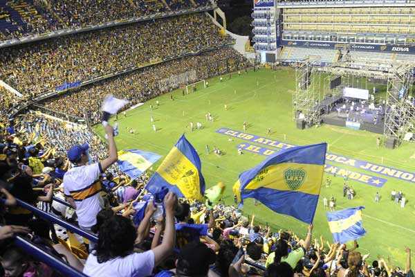En la Bombonera, la fiesta se convirtió en reclamo