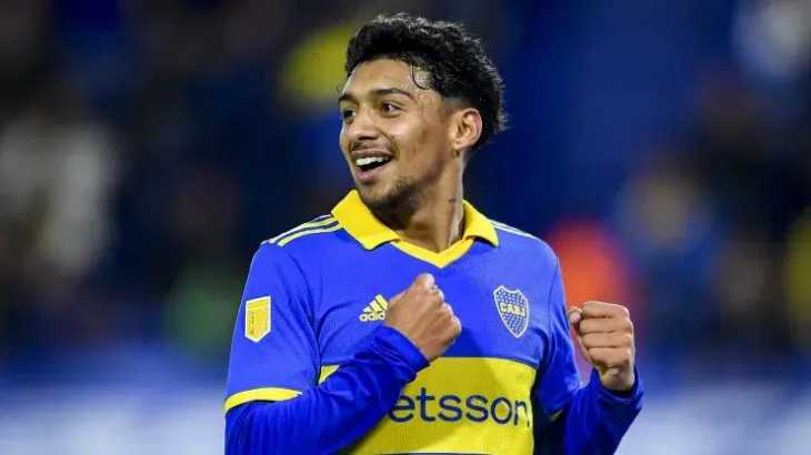 En plena explosión de Medina en Boca, el equipo que sueña con tenerlo