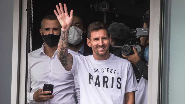 En pleno recibimiento a Messi, los ultras del PSG se acordaron de Boca y La Bombonera