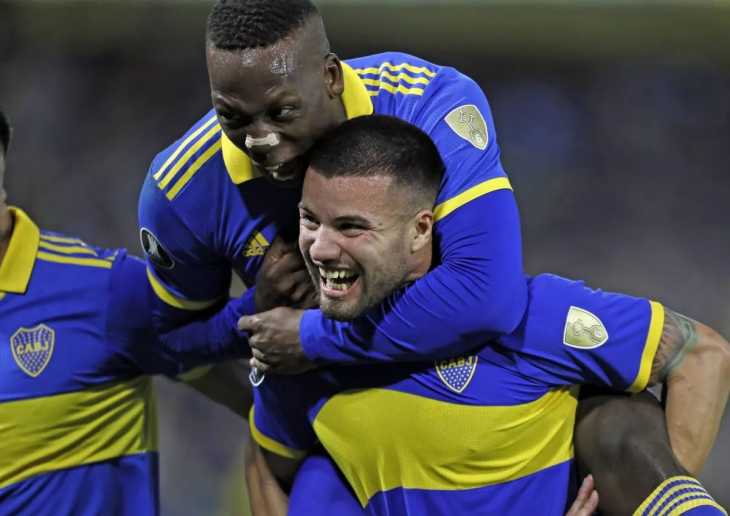 En una noche de lesiones, Boca venció a Colo Colo y clasificó a octavos de final de la Copa Libertadores