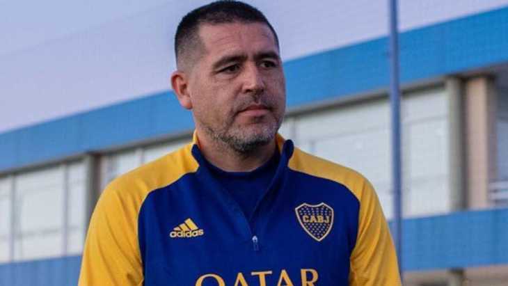 ¡Es ahora o nunca para Riquelme! Una estrella mundial que siempre quiso jugar en Boca quedó sin equipo