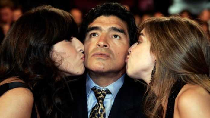 Escándalo en la familia de Maradona: Estaba abandonado por sus hijas