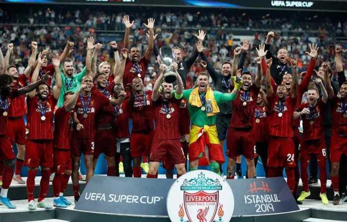 Estuvo en el Liverpool, quedó libre y quiere volver a la Argentina para jugar en Boca