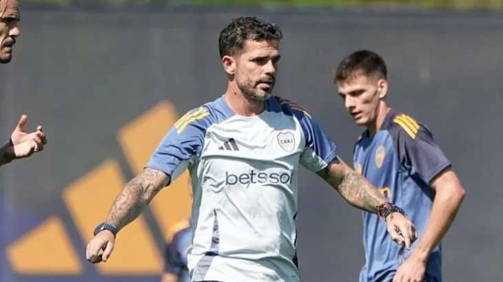 Fernando Gago sorprende en Boca con las dos duplas centrales que armó en la práctica