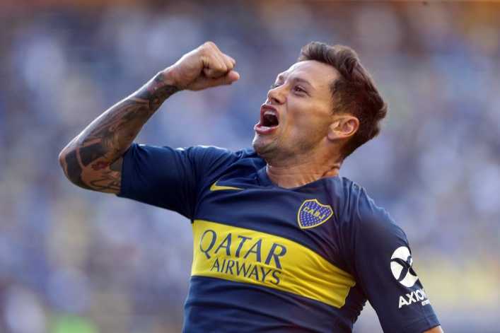Final feliz: Mauro Zárate sigue en Boca...
