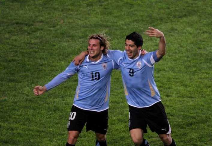 Forlán ve a Suárez en Boca antes que en River